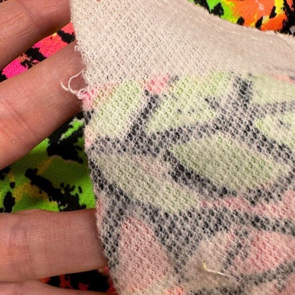 1 Yard Vintage 90s Neon Abstract Print Sweatshirt Fleece Fabric Barbiecore - Picture 5 of 8